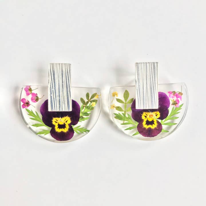 Boucles d'oreilles Botanique Alto Demi-Lune avec accent rectangulaire pour la vente par Belart Fair Trade