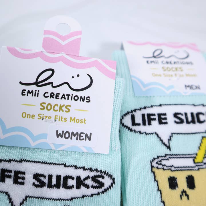 Emii Creations - Vente Chaussettes – unisexe - Chaussettes Life Sucks Boba2