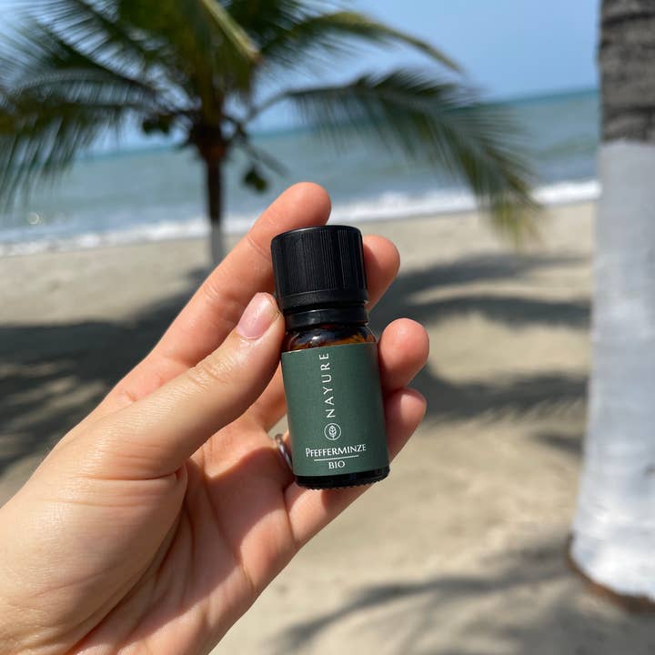 Nayure - Wholesale Essential Oil - Peppermint Essential Oil Organic1