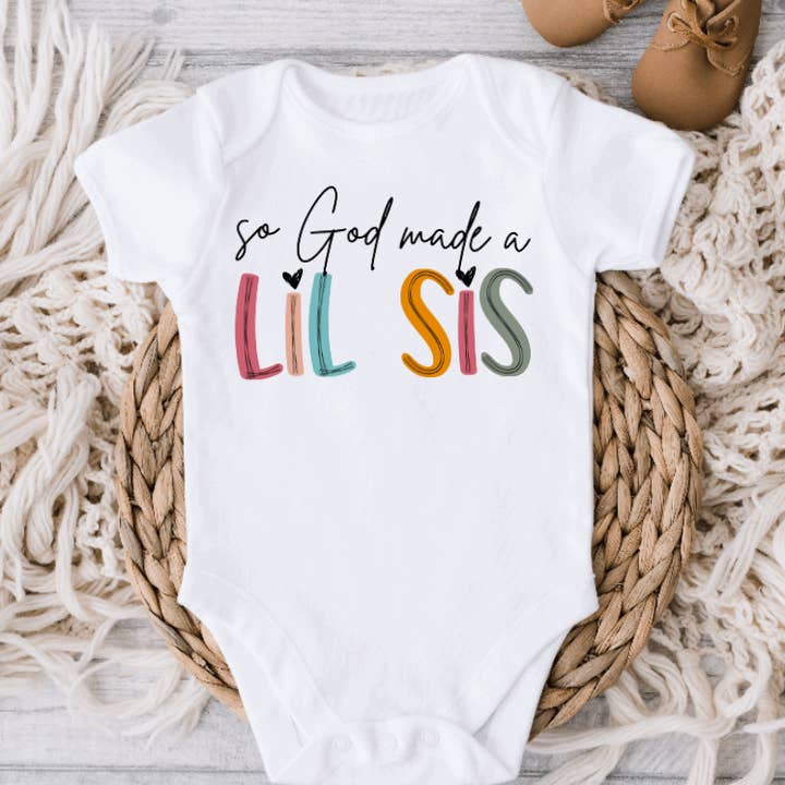 Então Deus Fez um Mil Sis Baby Onesie, Irmãzinha por atacado de AvaryMaeInspirations