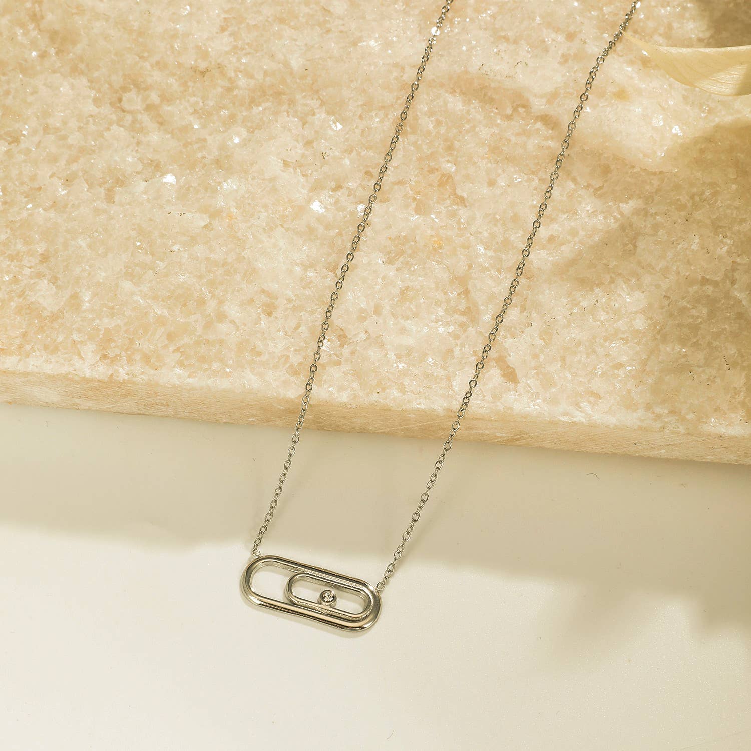 Kapyco – Großhandel Kette mit Anhänger/Charm – Edelstahl-Anstecknadel-Halskette - BJ2101901