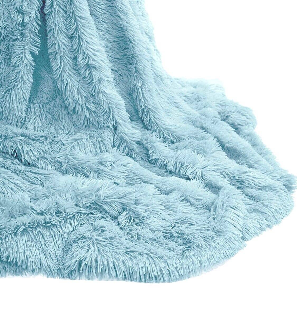 Pretty Little Bed – wholesale Throw blanket – HUG & SNUG THROW LUXURY BLANKET3