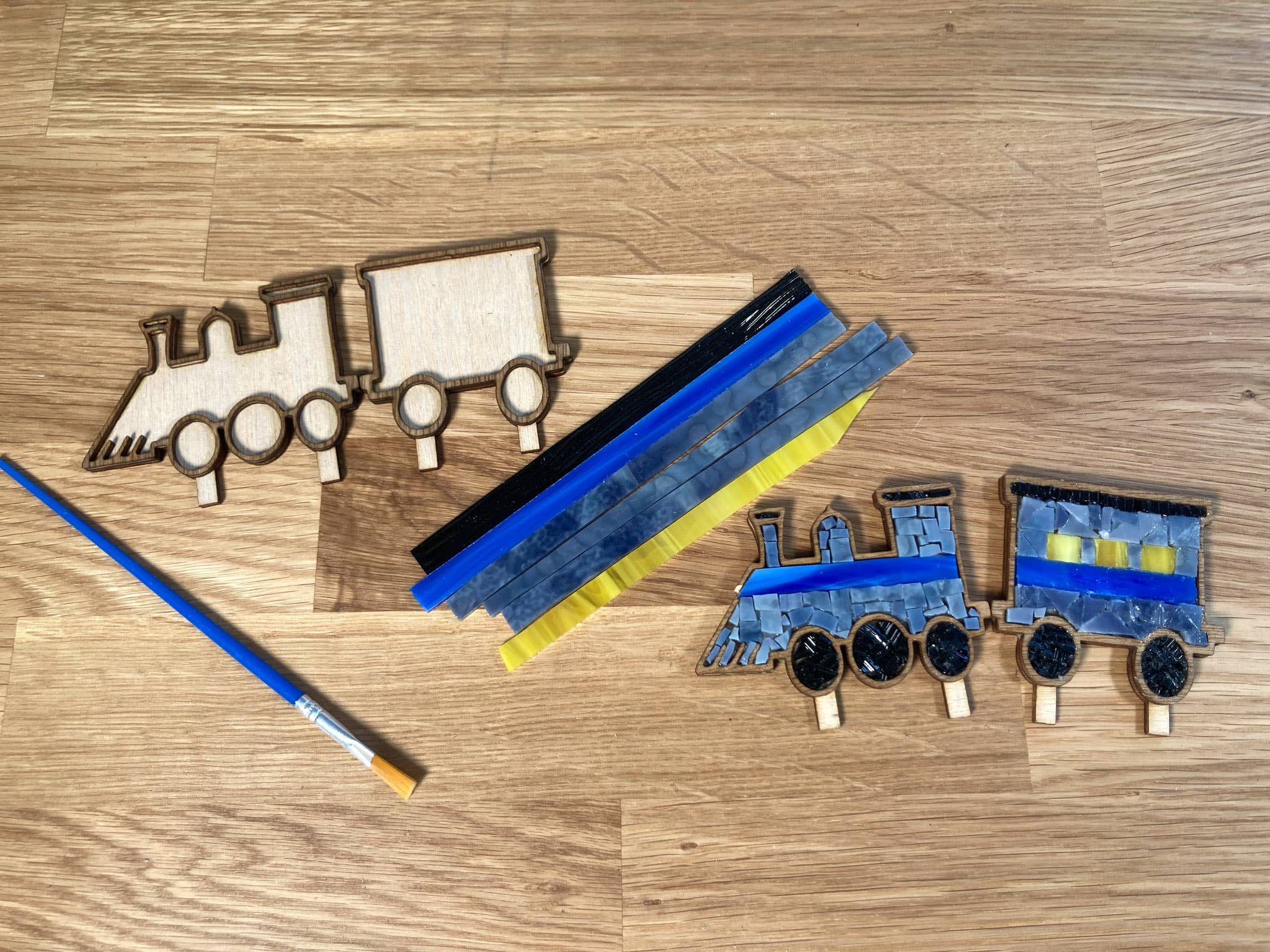 Stained Glass Sundays - Vente Kit de bricolage - Kit de peinture sur verre DIY pour une veille de Noël douillette3