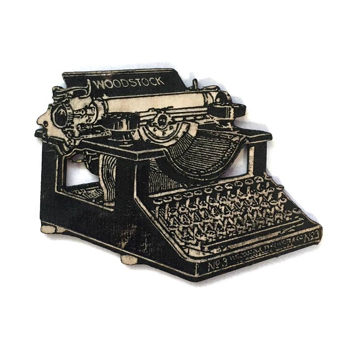 Aimant de machine à écrire Woodstock - Bois découpé et gravé au laser pour la vente par Toad Hill Farm