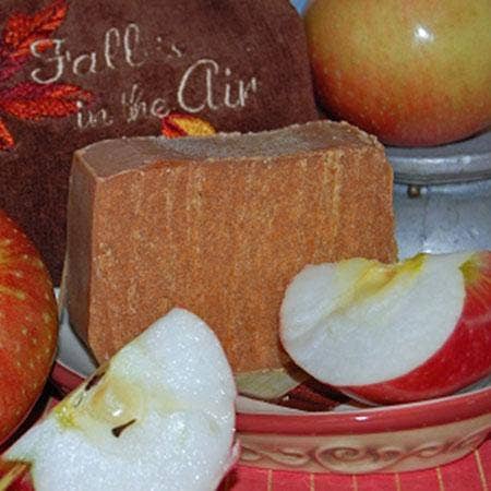 Savon au lait de chèvre Sweet Apple Spice. Notez le nouveau parfum ! pour la vente par Nellie's Natural Soap