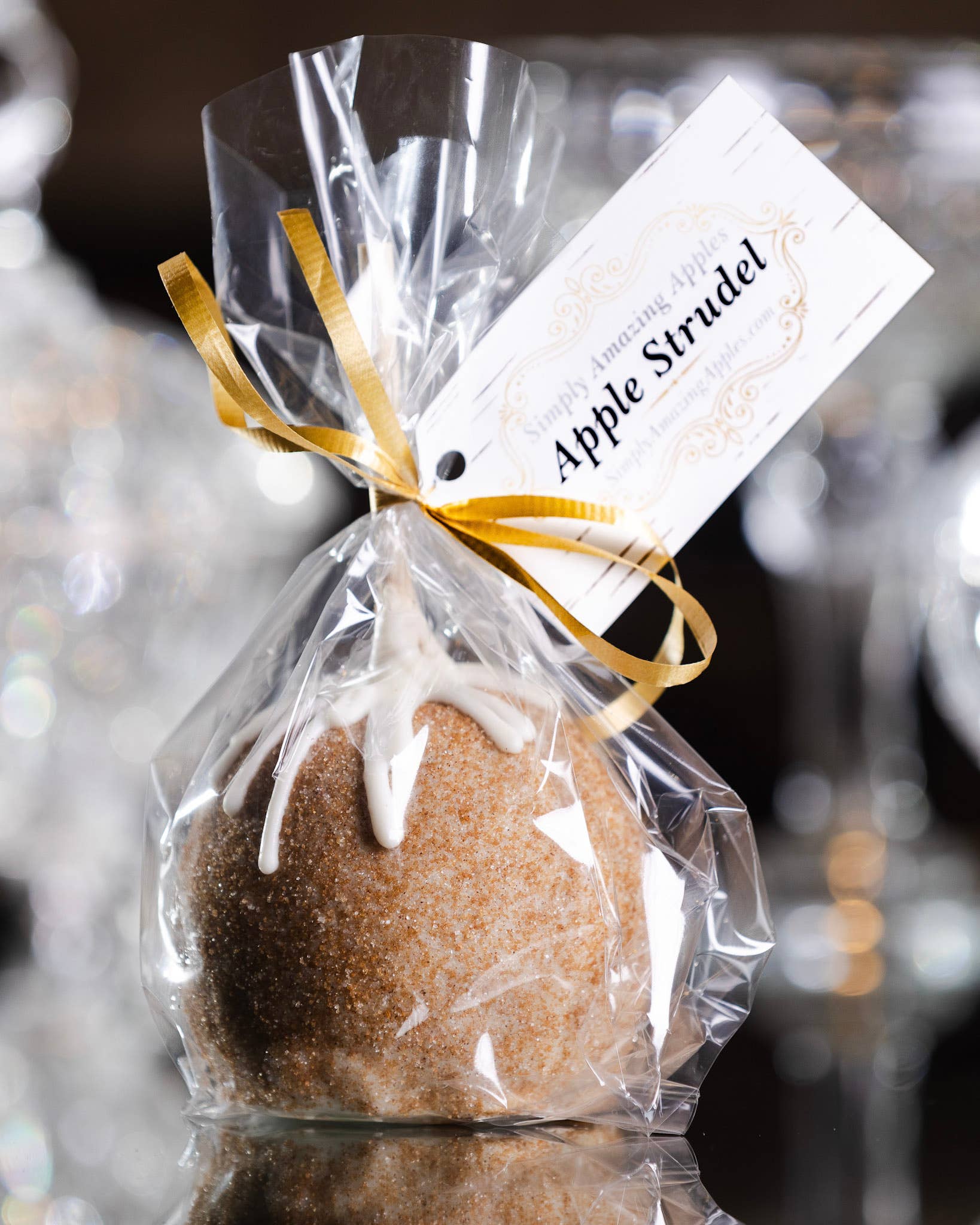 Simply Amazing Apples - Wholesale Caramel - Apple Strudel White Chocolate Caramel Apple2