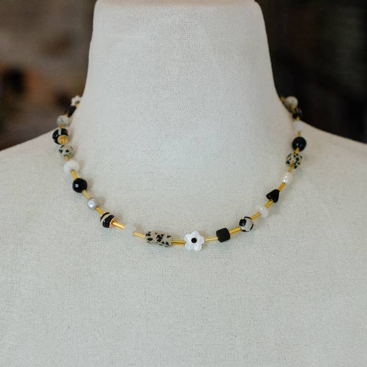 Jill Makes – Colar com missangas/pérolas por atacado – Colar com Fio com Fio Preto e Branco1