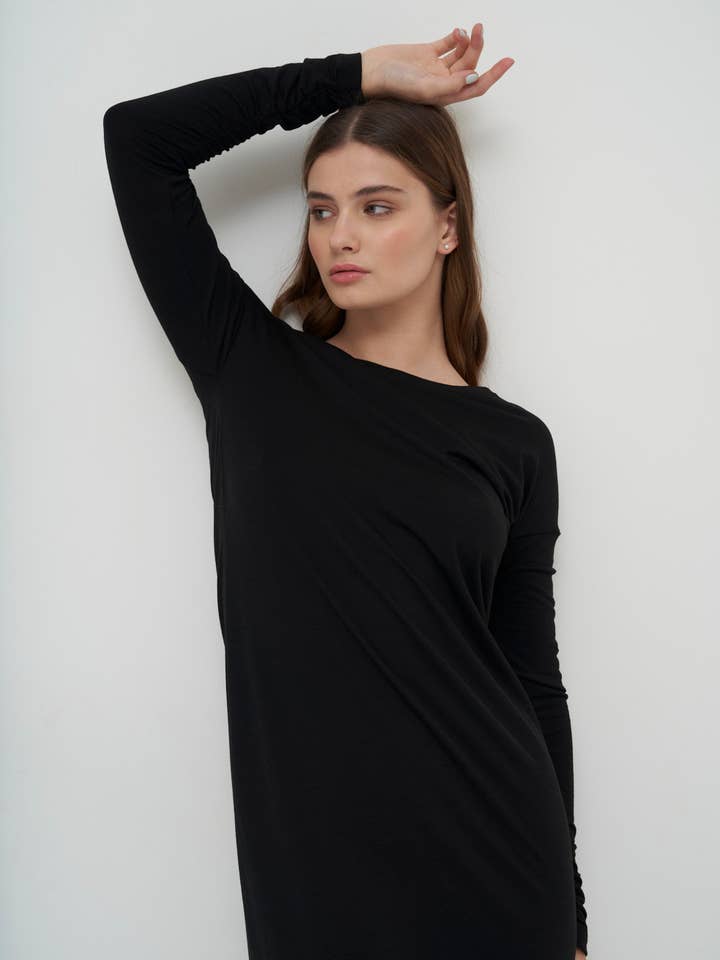 Damen-Midikleid aus Merinowolle im klassischen Stil für den Großhandel von linenease