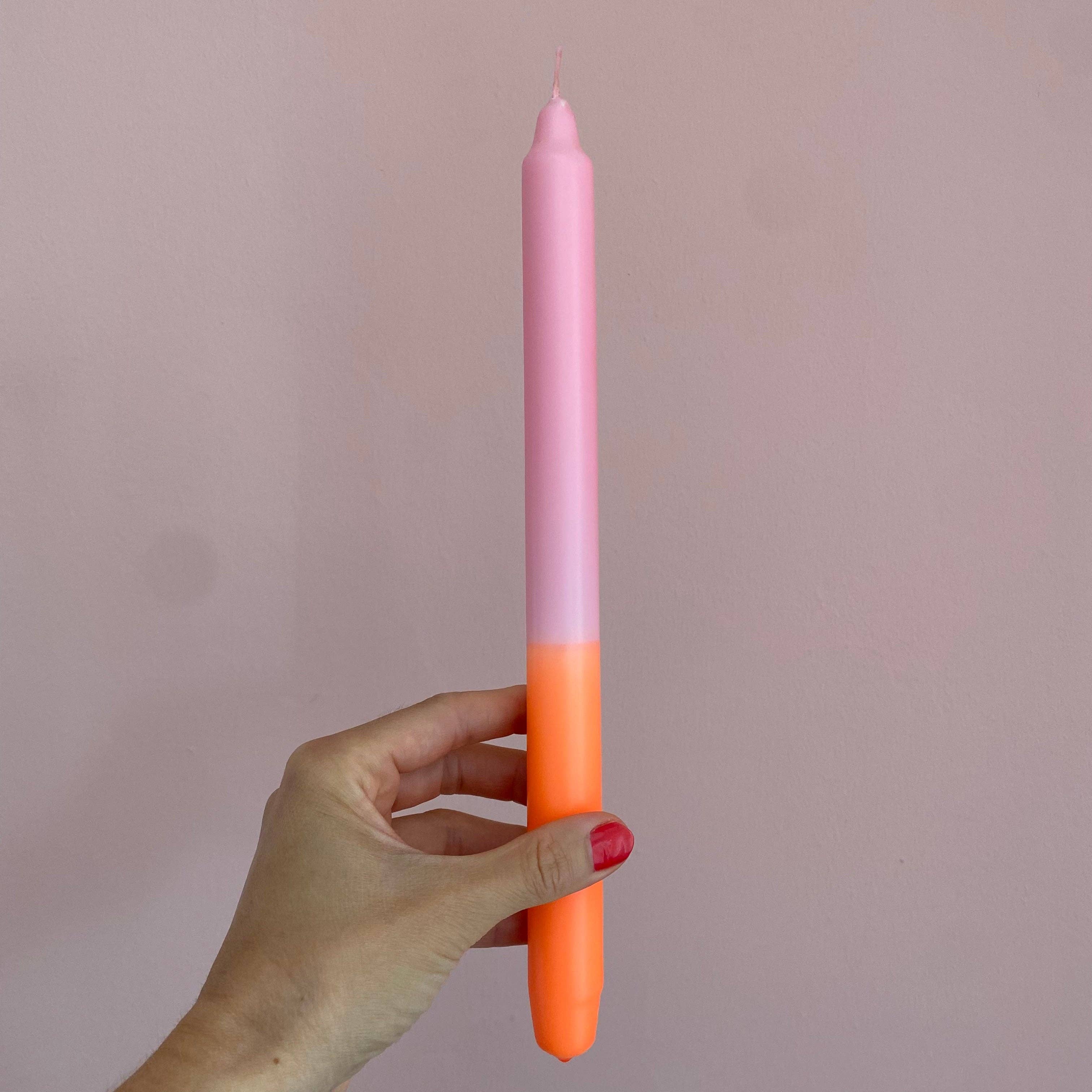 DIPDIP candles – Engroshandel Stearinlys/lysestage – Dipdye stearinlys 29 cm i neonorange og pink1