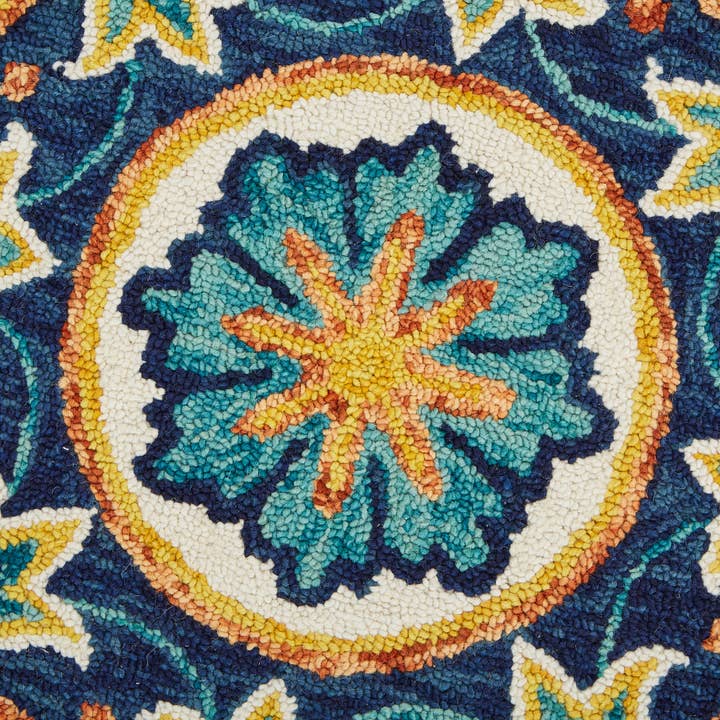 LR Home - Wholesale Area Rug - Nia Classic Scalloped Edge Hand-Tufted Wool Indoor Area Rug10