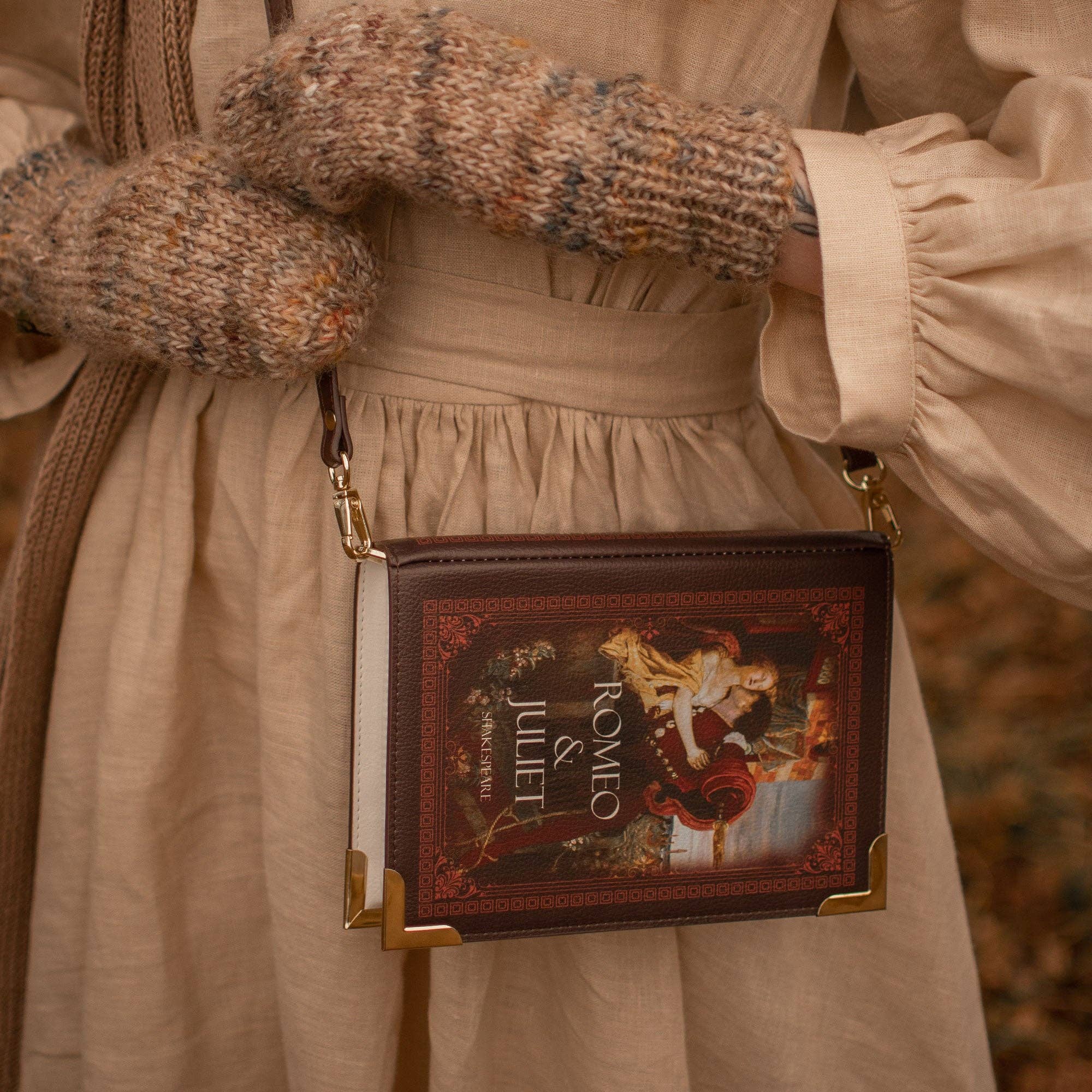 Well Read Company - Wholesale Crossbody Bag - Women's - Romeo and Juliet Kiss Brown Book Handbag Crossbody Clutch6