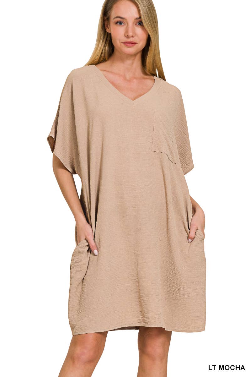 42POPS – wholesale Klänning - Dam – .Woven Airflow V-ringad T-shirtklänning med fickor12