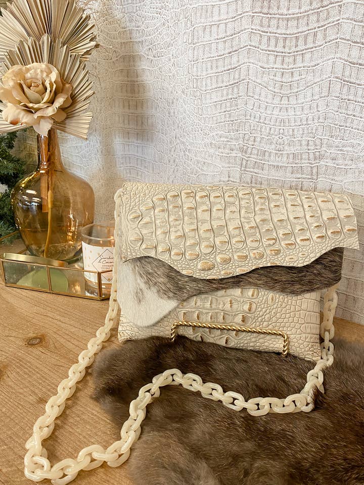 Crocodile blanc/doré avec pochette/sac à bandoulière en cuir bringé pour la vente par Everlasting Boutique