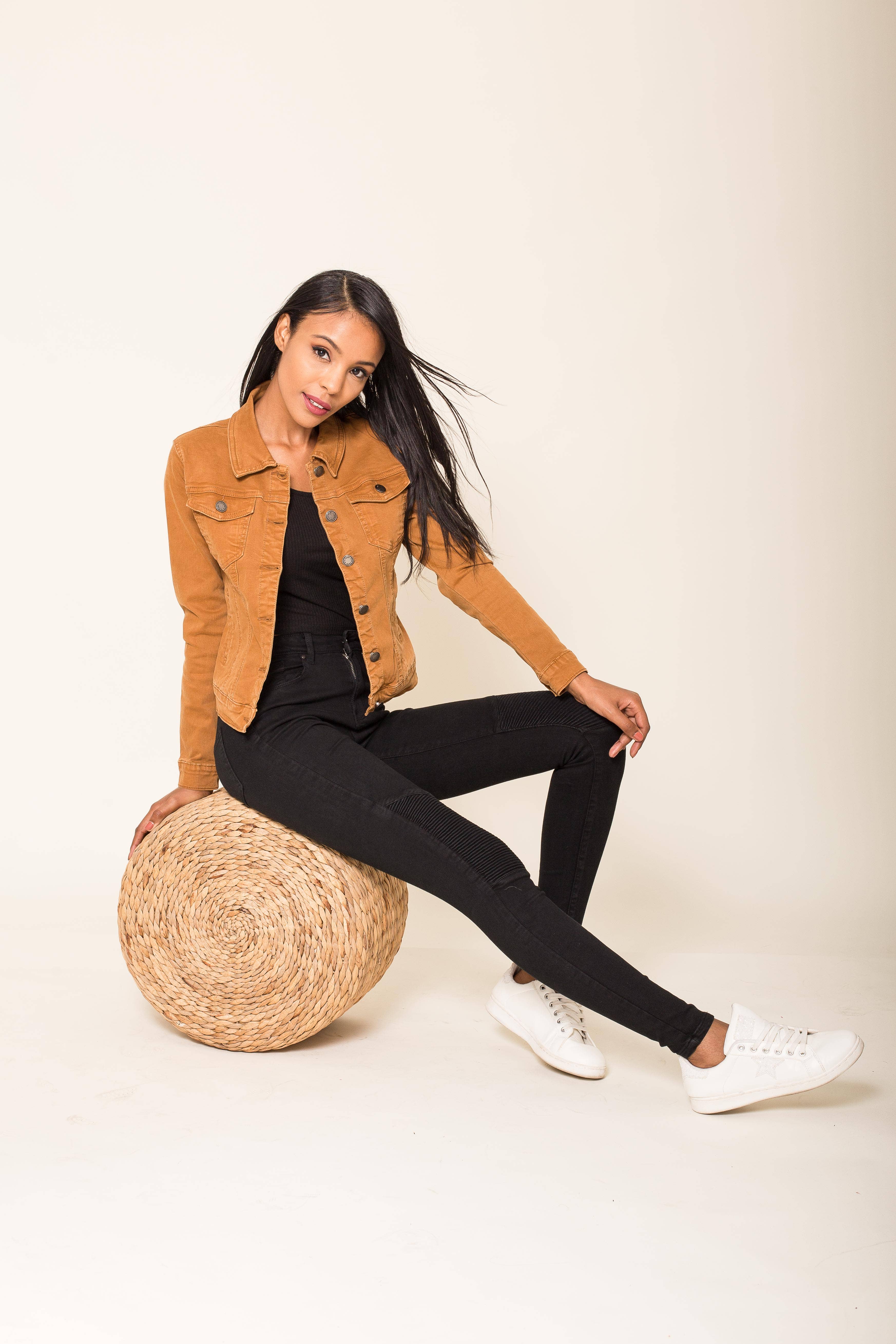 Nina Carter - Wholesale Jas - Dames - Stretch nauwsluitend jack kleur J212A76