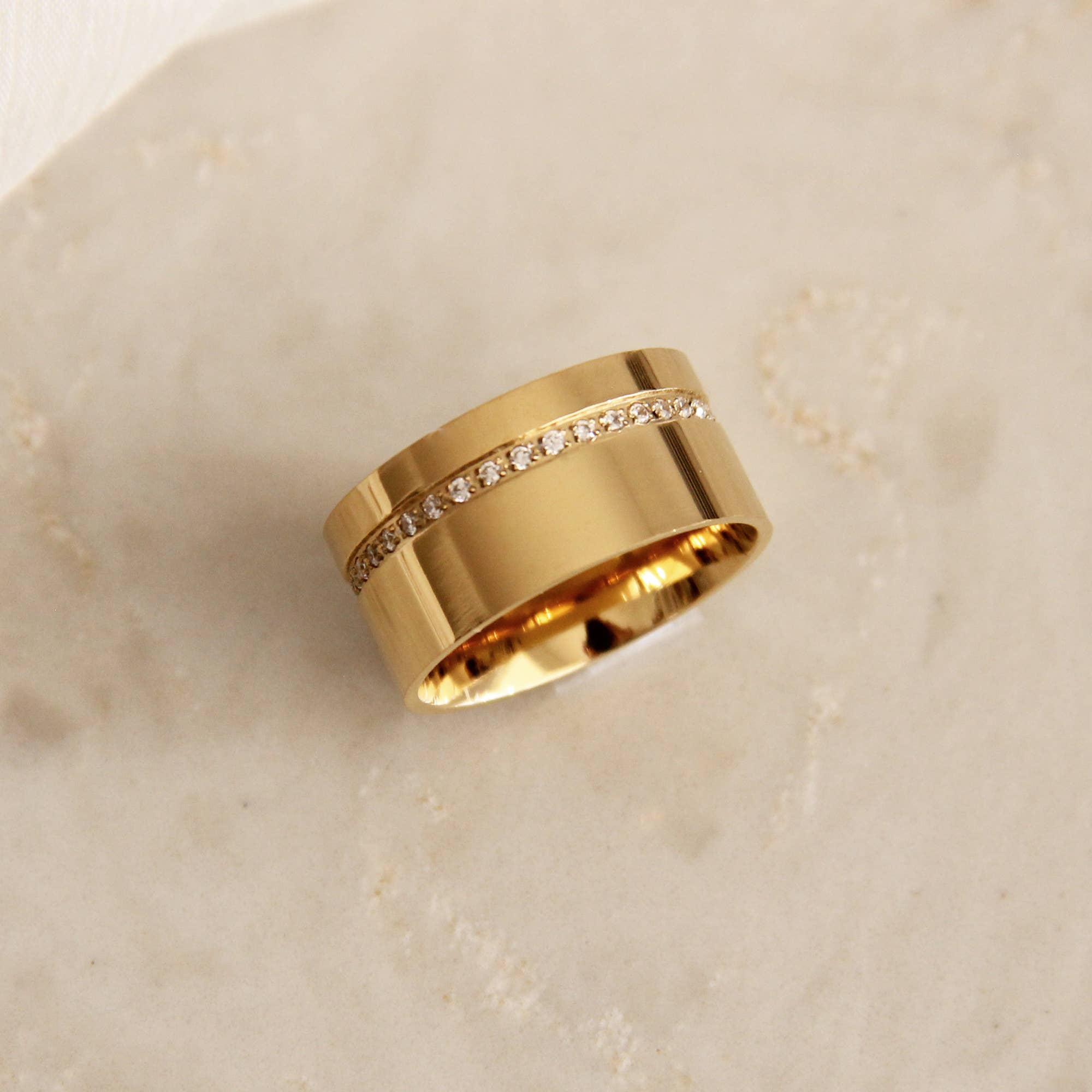MAIVE – Engroshandel Ring med sten – CZ detaljer Cigar Band Ring1