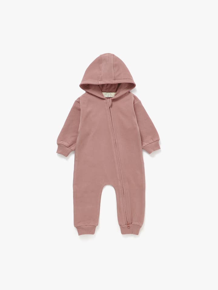 Combinaison à capuche | Rose pour la vente par Mila & Co.