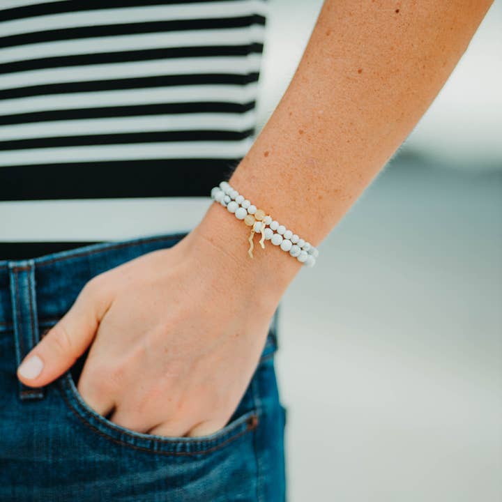 Sailormade - Wholesale Beaded Bracelet - Women's Rayminder UV Awareness Bracelet in Howlite