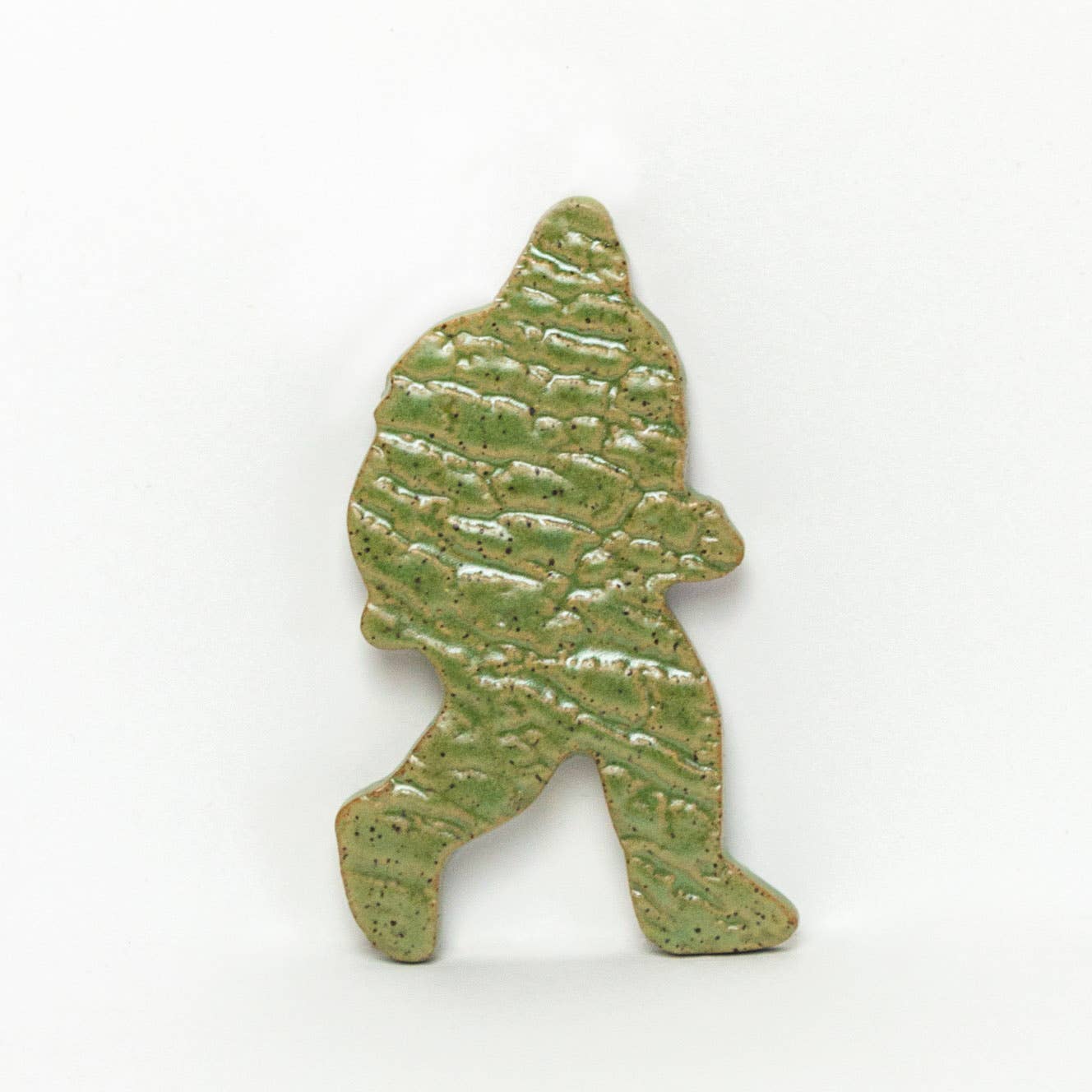 White Squirrel Clayworks – Íman por atacado – Íman de Grés Feito à Mão em Forma de Sasquatch - Escolha de Cor0