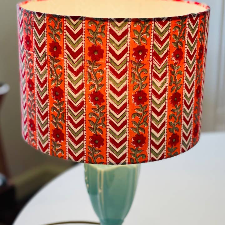 Olive and Limpet - Wholesale Lampenkap - Lampenkap met trommel van 10 inch. Indiase handblokdruk. Kersenrode, roze en groene sanganeri.0