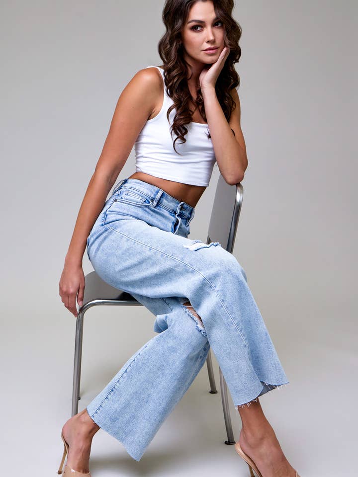 Light Wash Knee Distressed Dad Jean for wholesale by Hidden Jeans