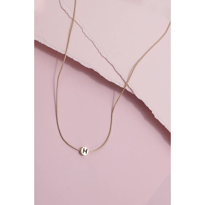 JOSSLYN by wall to wall - Wholesale Pendant/Charm Necklace - ROUND SNAKE CHAIN INITIAL NECKLACE | 31N22405