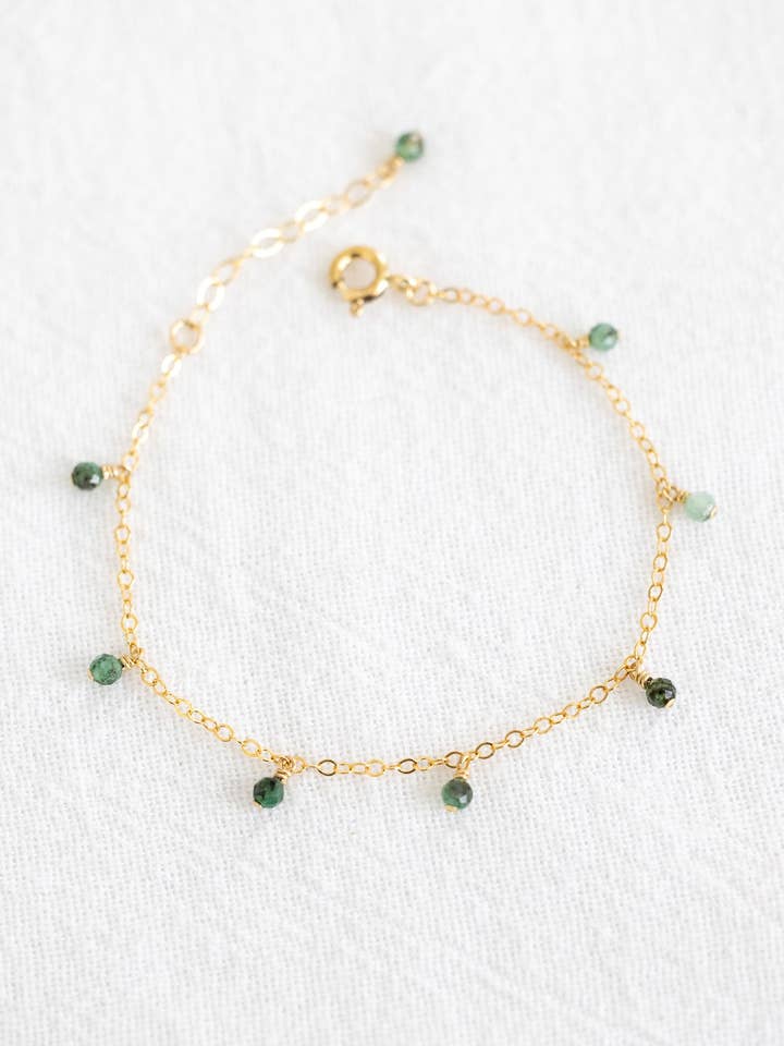Bracelet Emerald Drop pour la vente par Laine Honolulu