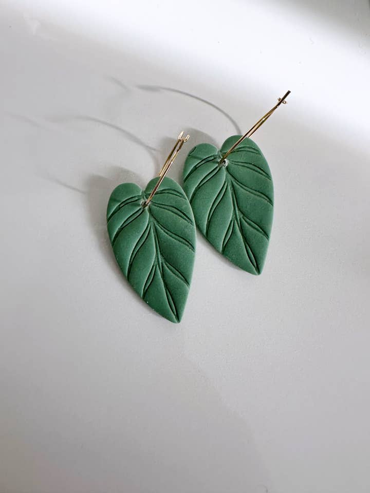 Pendiente de aro con forma de hoja puntiaguda para venta al por mayor de KaoLee Shop