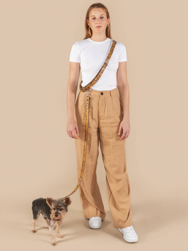 Le Walker : Laisse bandoulière 3 en 1 pour la vente par Shaya Pets