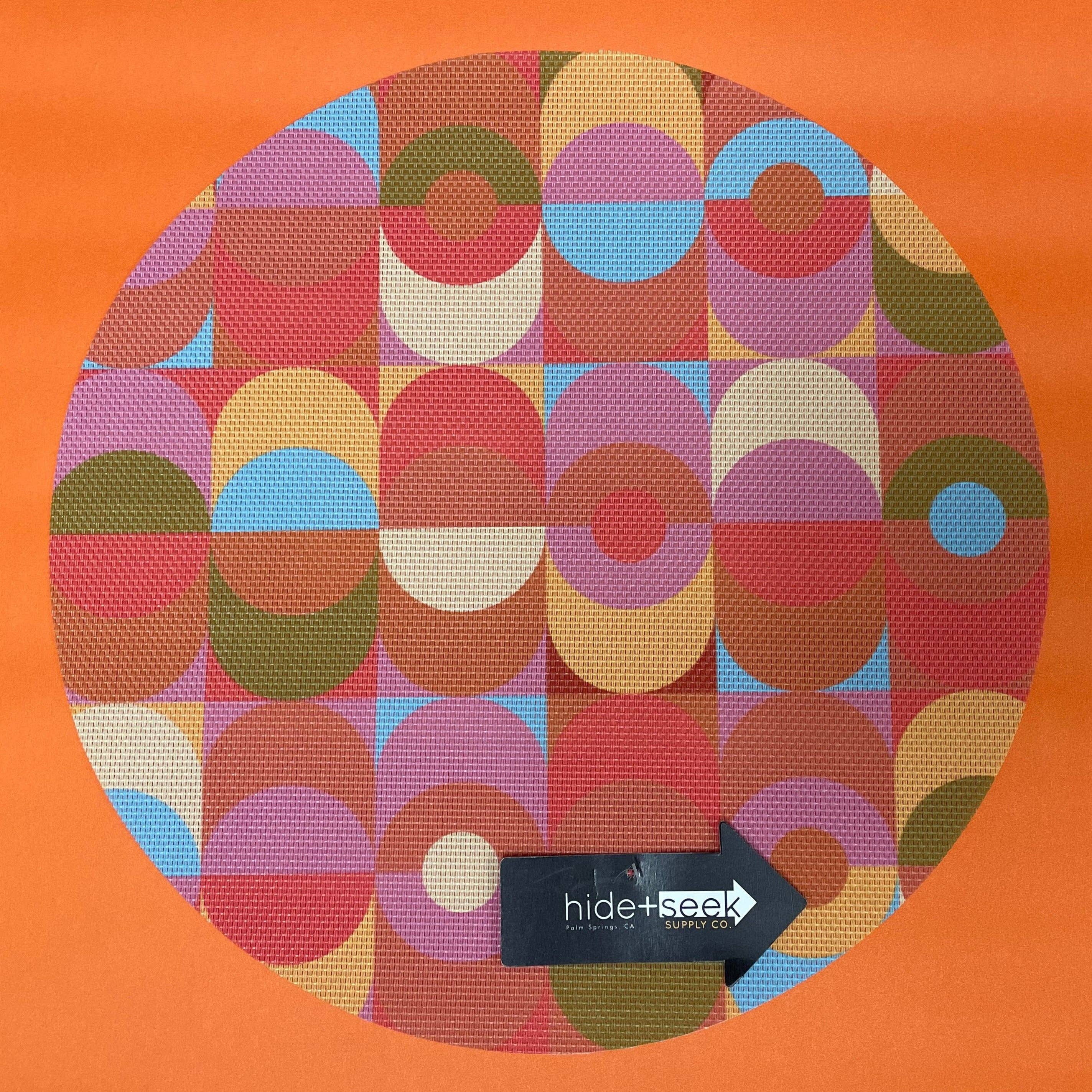 hide+seek SUPPLY CO - Wholesale Placemat - Blink double-sided Round Woven Placemat 12.6" diameter8