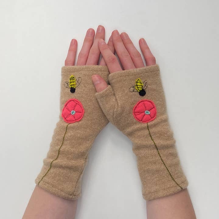 Sardine Clothing Co. - Wholesale Gloves - Women's - Fingerless Cashmere Gloves-Bee