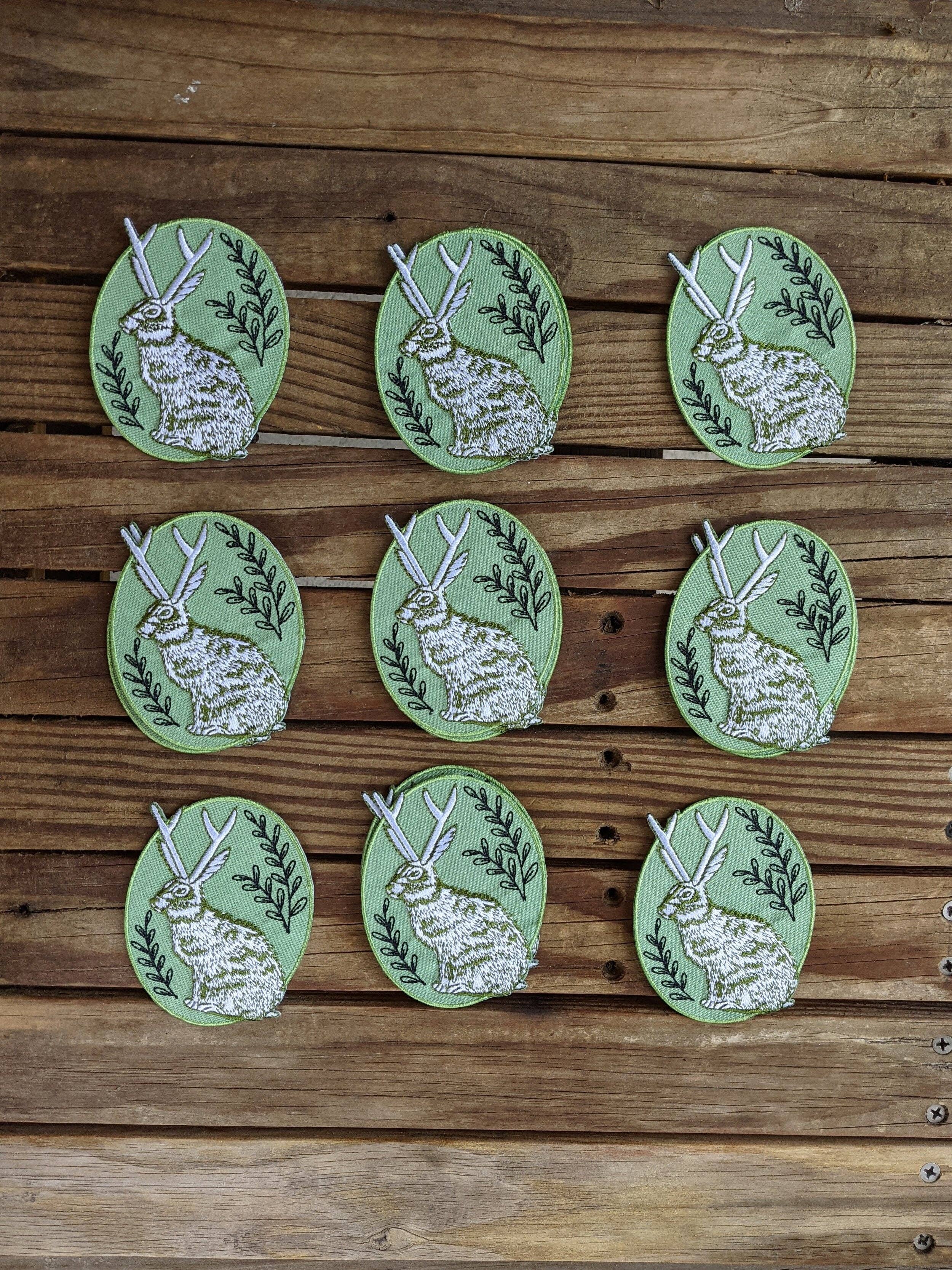 ilikesara | art + goods - Vente Écusson - écusson thermocollant | jackalope - ovale vert 2,5" x 3,2"4