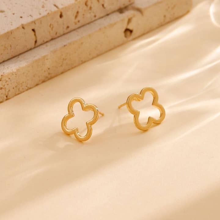 JOSSLYN by wall to wall - Wholesale Stud/Post Earrings - 18K Stainless Steel Tarnish Free Waterproof Clover | 40E3980