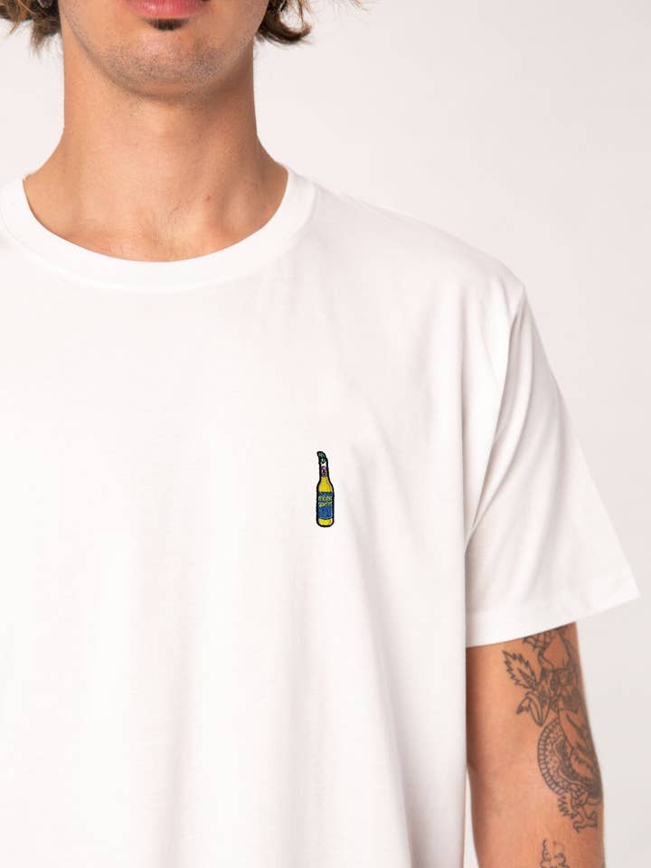 Mate Spritz | Embroidered organic cotton t-shirt for men for wholesale by Fashion Drinks