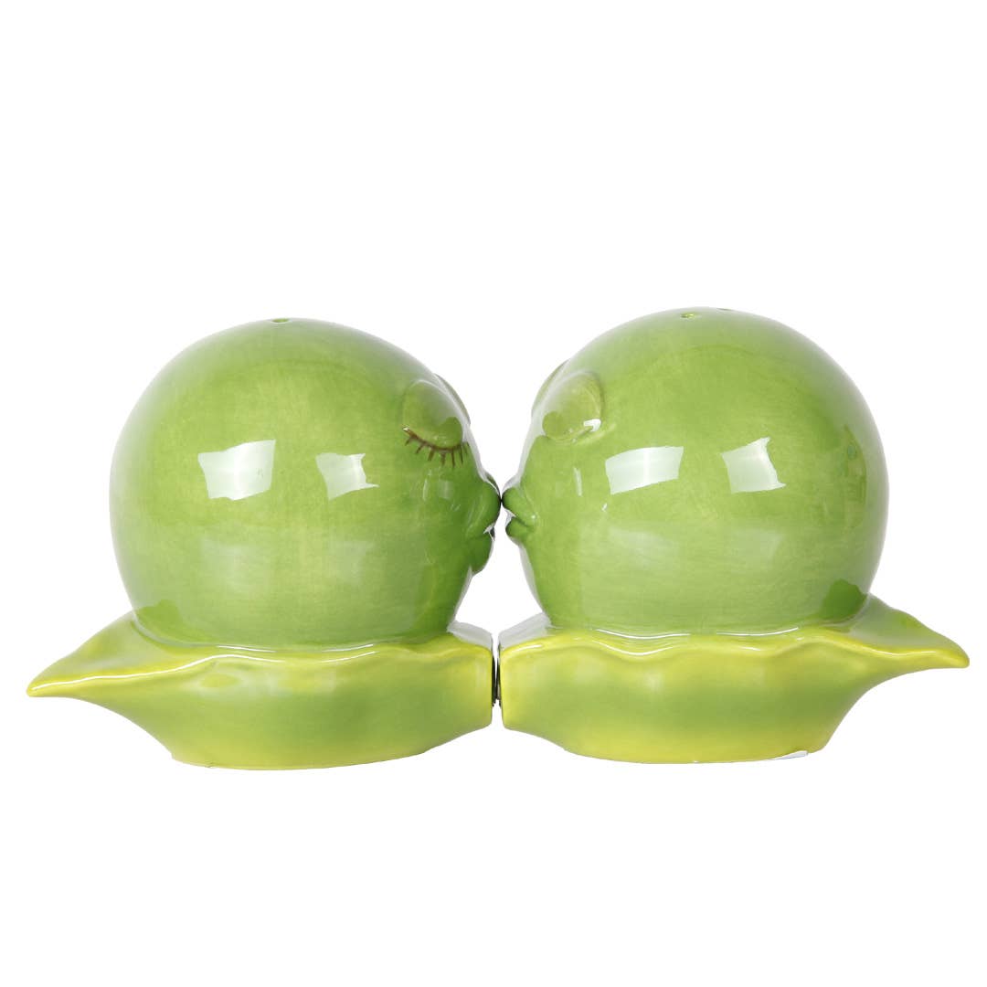 Pacific Trading - Wholesale Salt & Pepper Shaker Set - Peas in a Pod Salt and Pepper Shaker Set2