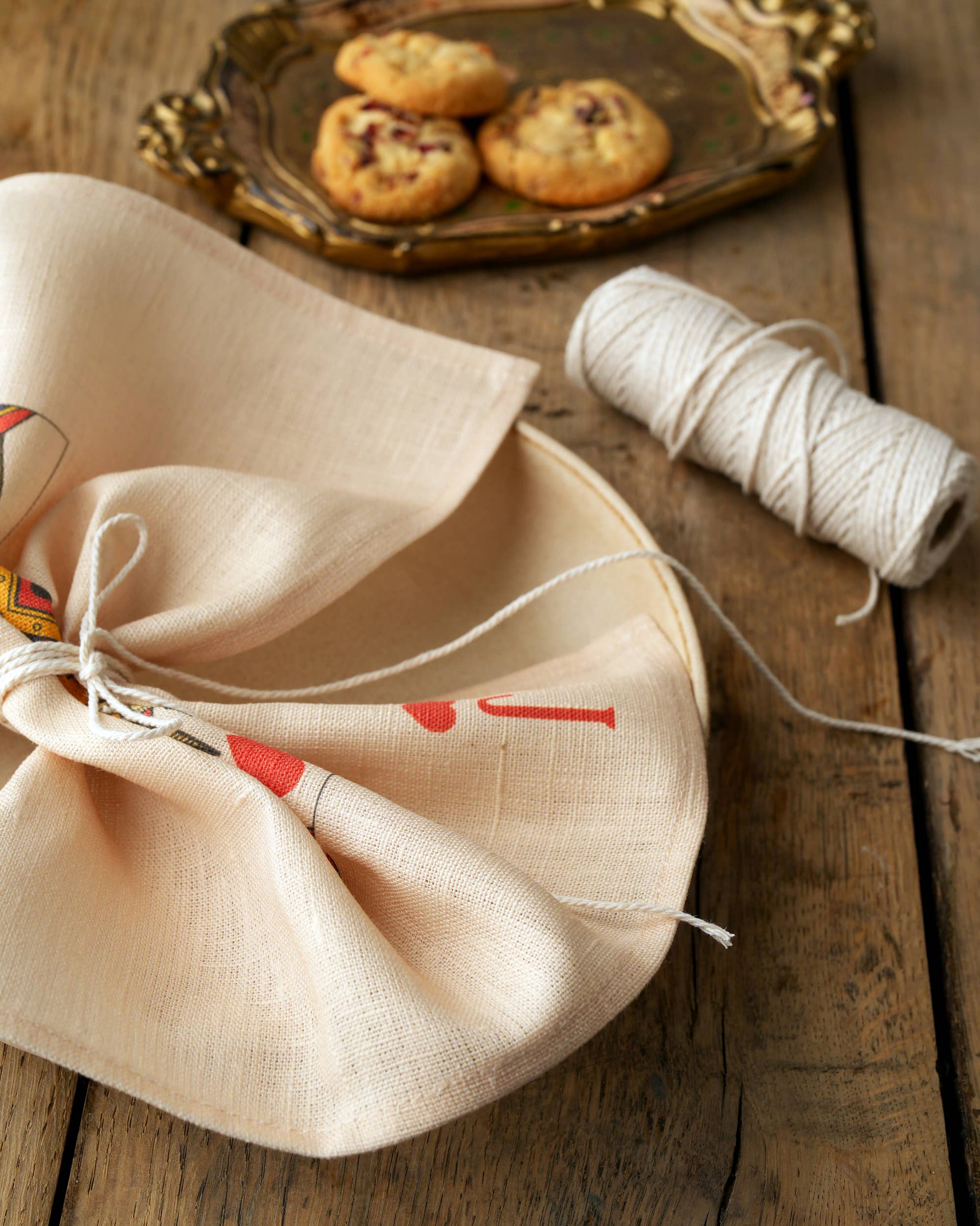 Suisse Maison de Lin - Wholesale Dinner & Cloth Napkin - Playing Cards Natural Linen Napkins (Set of 6)5