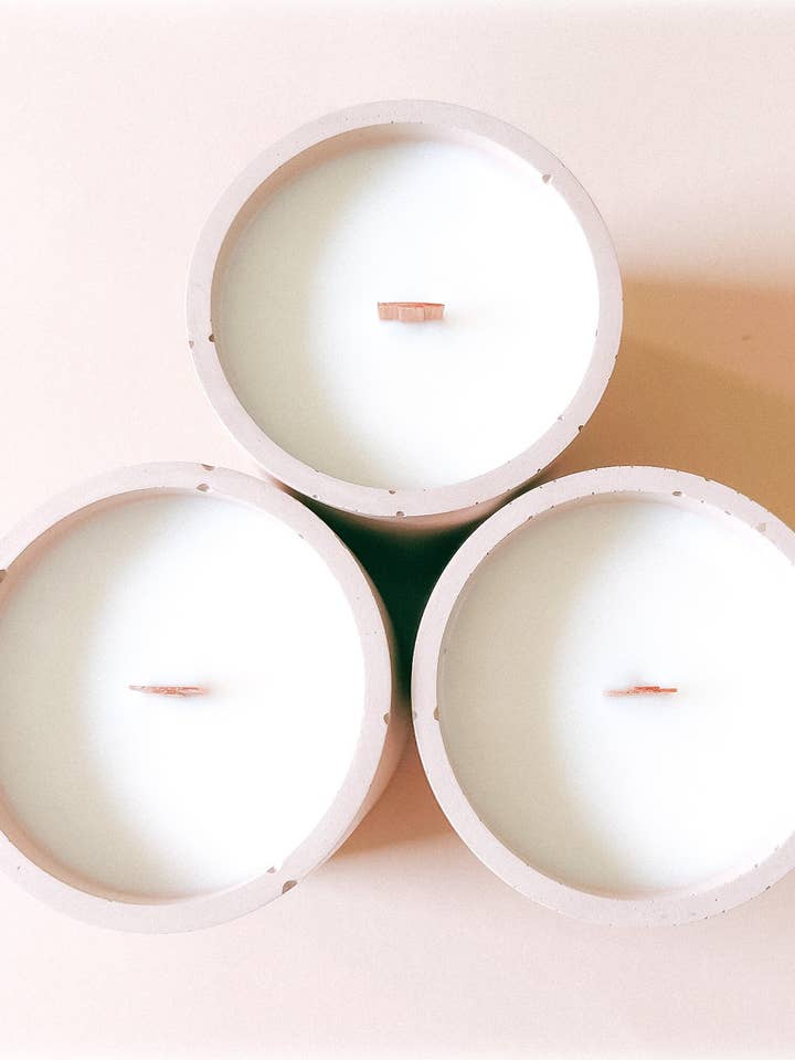 Nouvelle bougie en cire de soja à la noix de coco Pina Colada pour la vente par Worth Your Penny