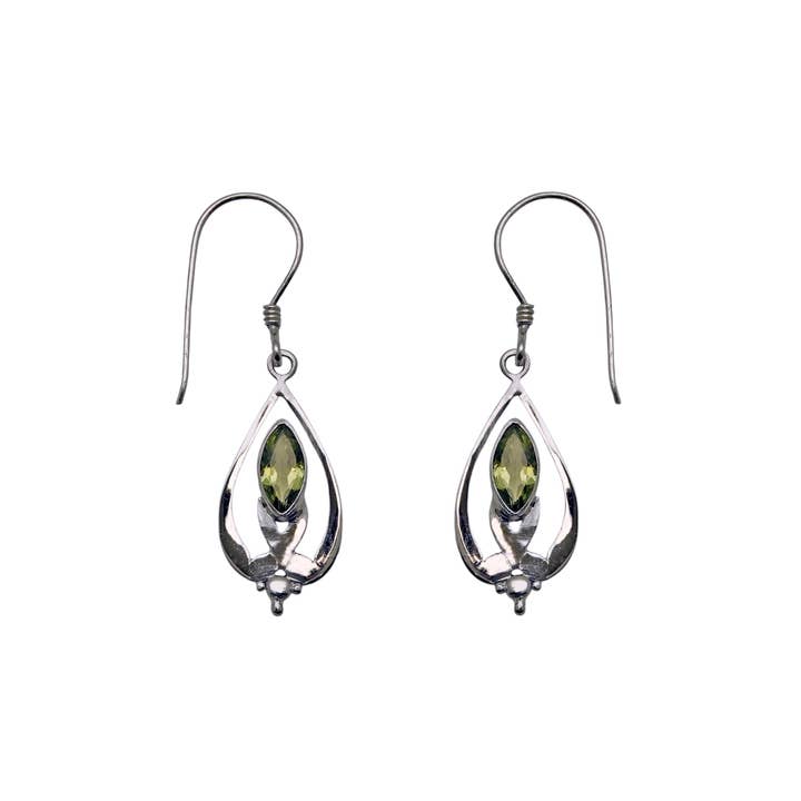 (335CPE) Boucles d'oreilles florales marquise péridot pour la vente par Vera Wolf