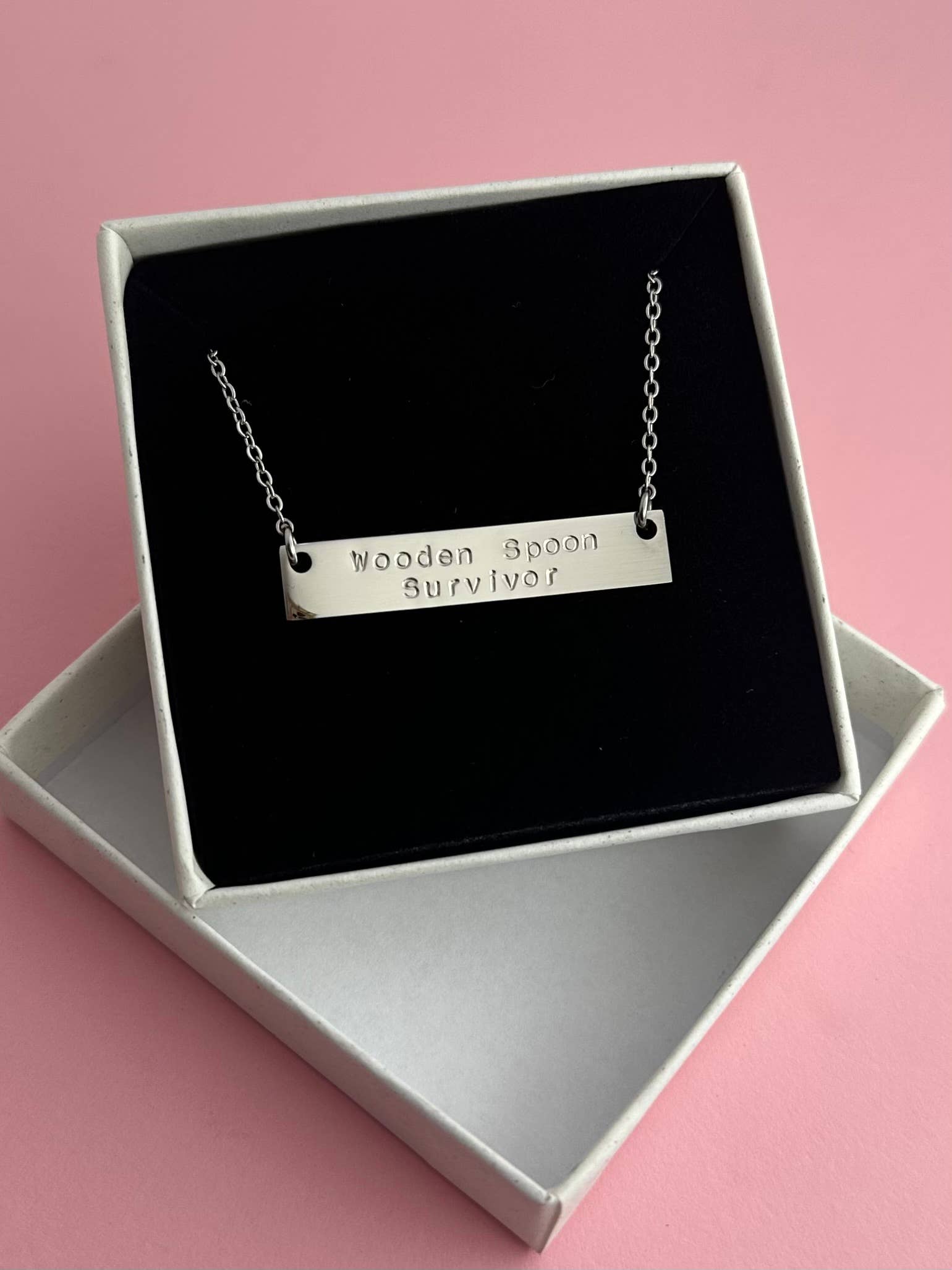 Rudies and Co – Großhandel Kette mit Anhänger/Charm – Wooden Spoon Survivor Halskette5