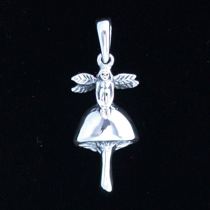 Fada em Prata de 1ª Lei com Pingente de Cogumelo por atacado de Zeppo Merchandisers Inc