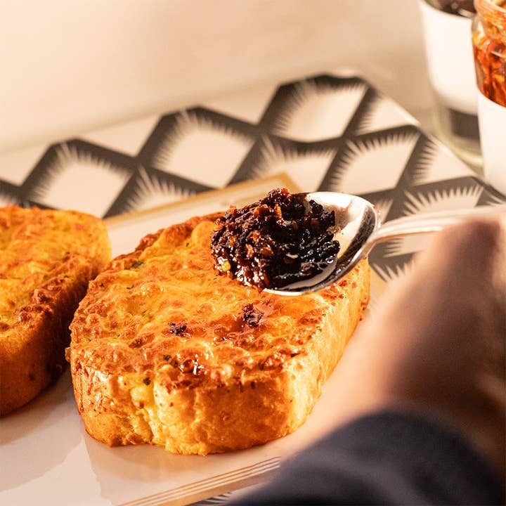 Me's Way LLC - Wholesale Sauce - MẸ’S WAY CHILI SAUCE – REGULAR-16oz12