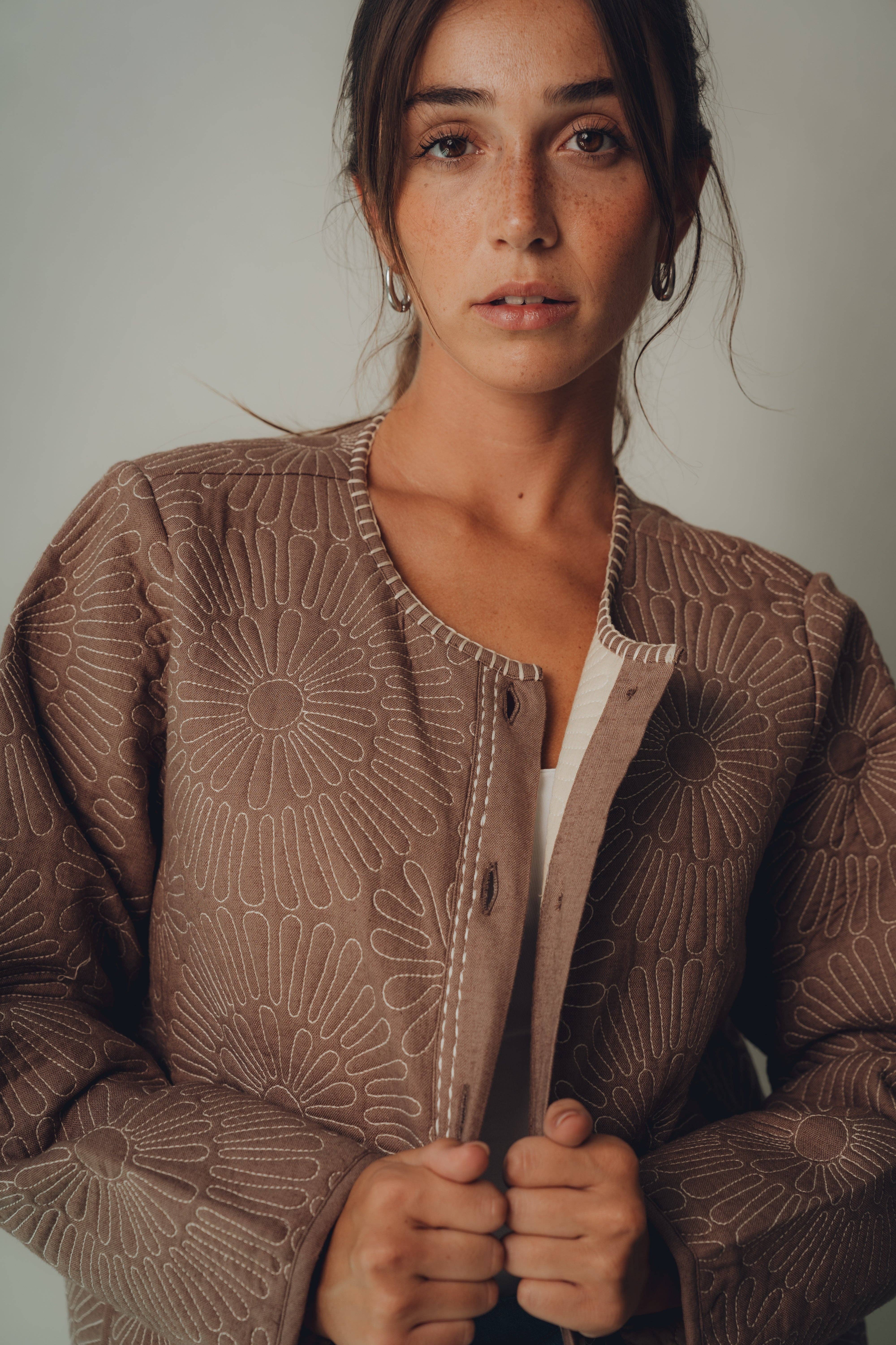 Kapda Casa - Wholesale Jacket - Women's - Chaqueta Mocha- Chaqueta Acolchada Mocha0