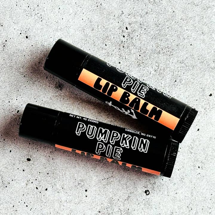 Baume à lèvres vegan Pumpkin Pie | Soins de la peau sans cruauté pour la vente par Cosmically Misplaced