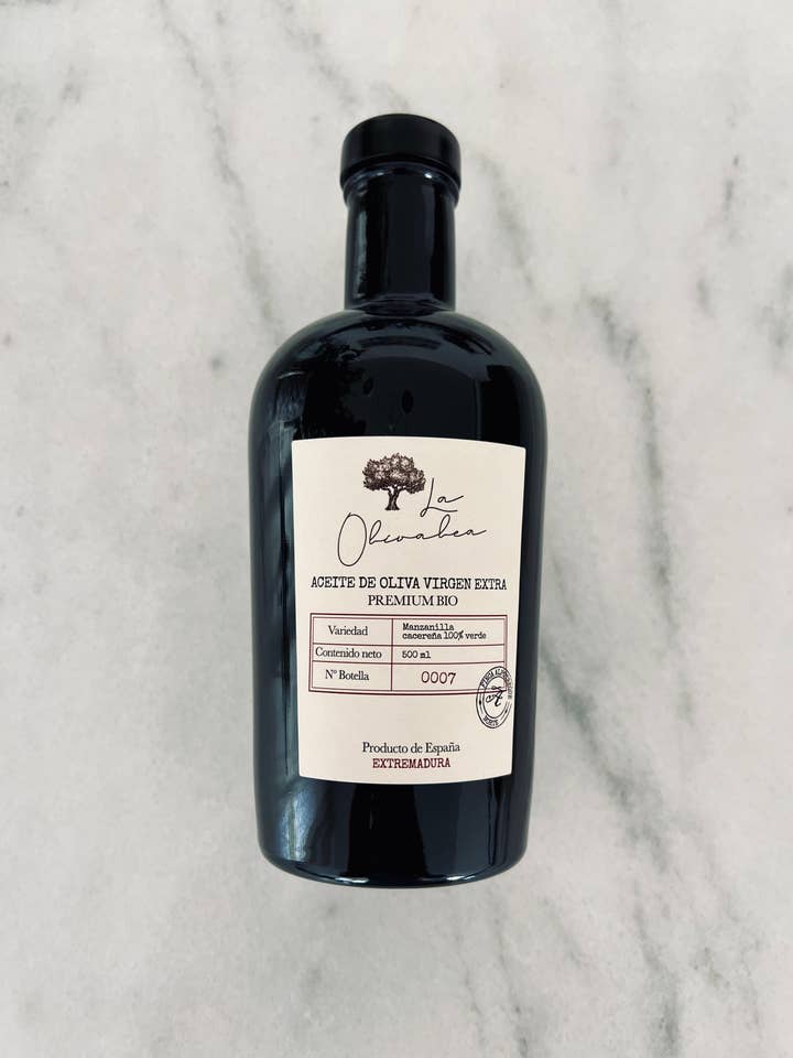 La Olivalea bottle 500ml. BIO Premium Extra Virgin Olive Oil. for wholesale by LA OLIVALEA