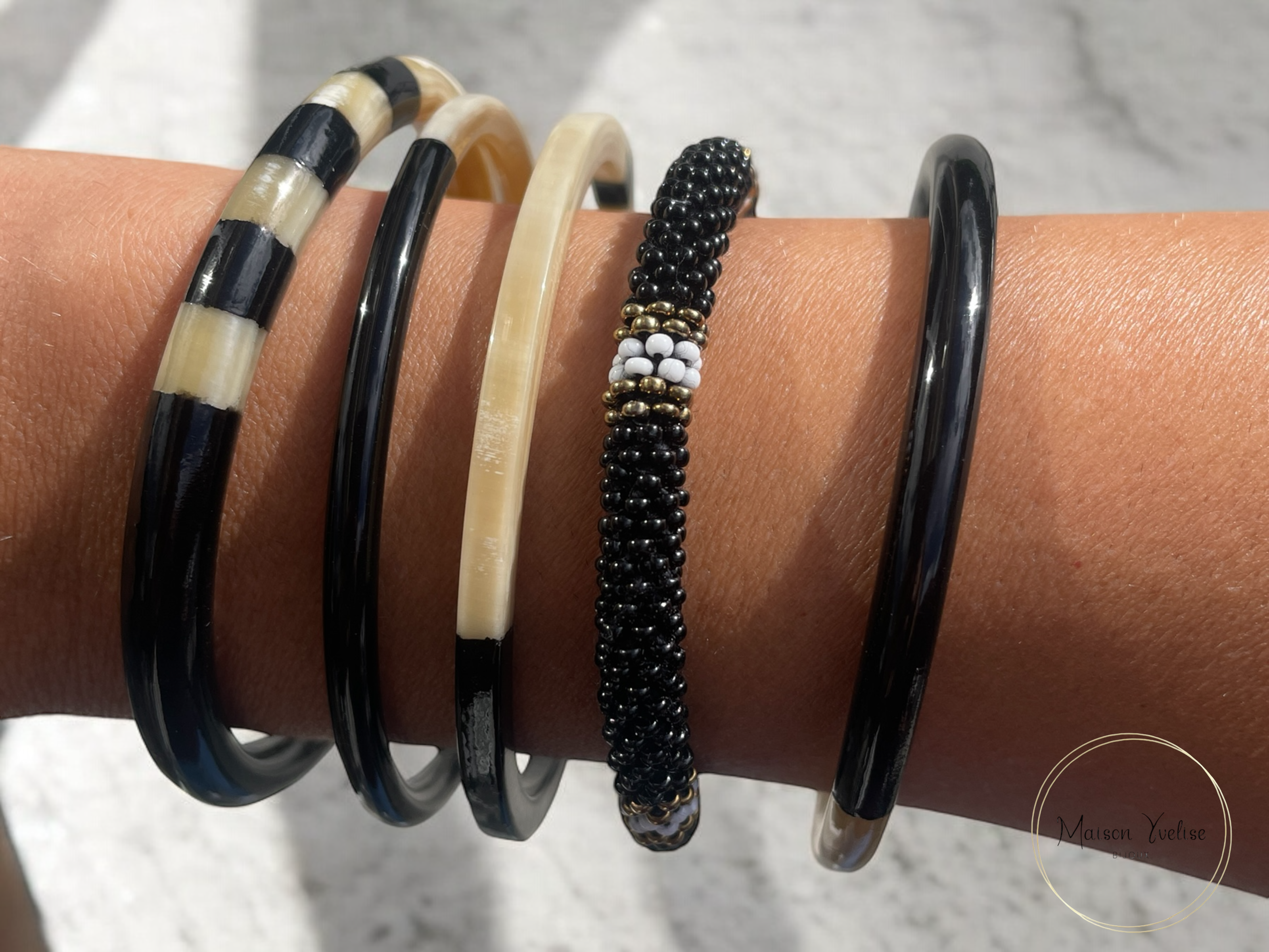 Maison Yvelise - Wholesale Bangle Bracelet - Thick and round black buffalo horn bangles from Vietnam3