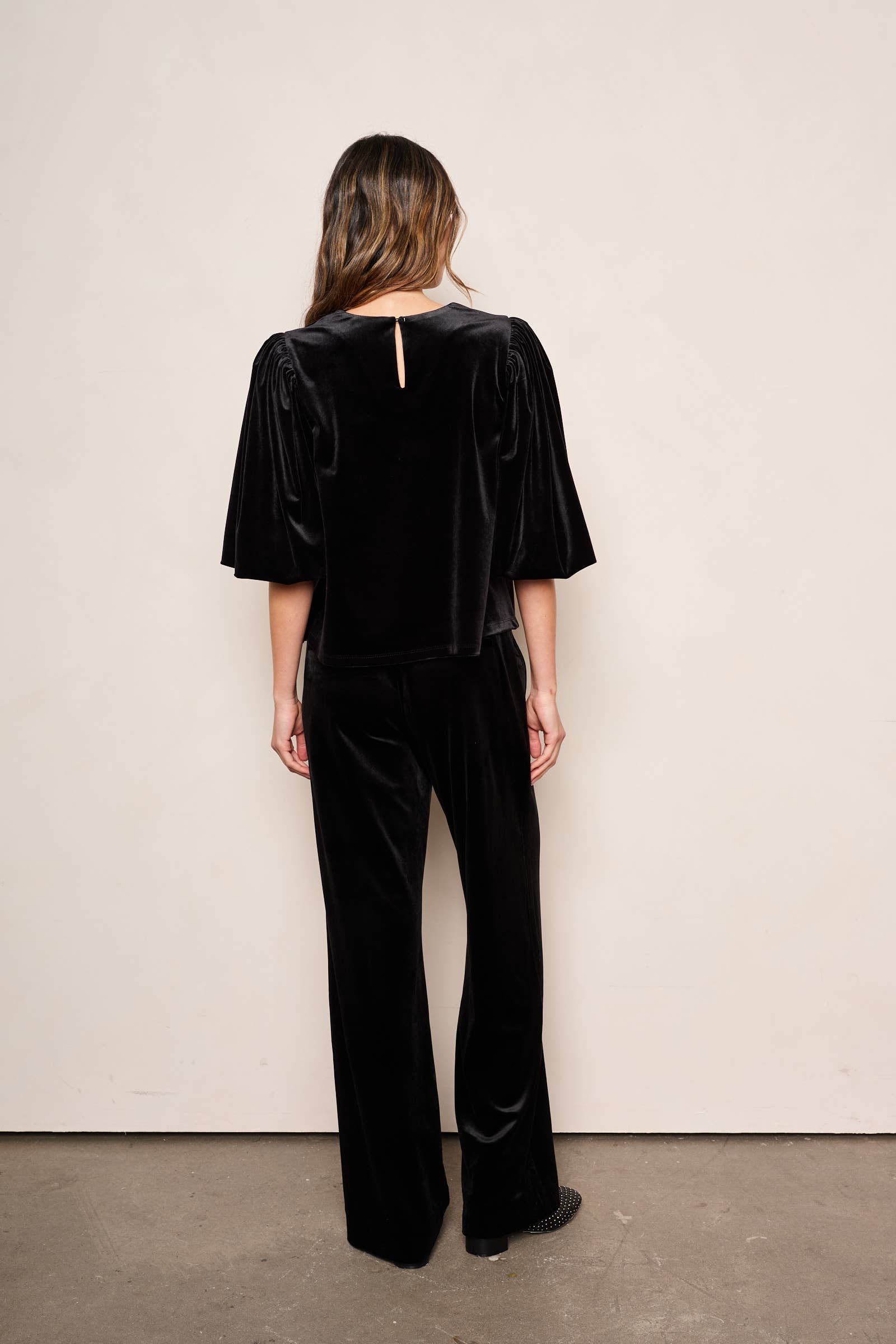 Svart JIN BYXA för wholesale på Faire4