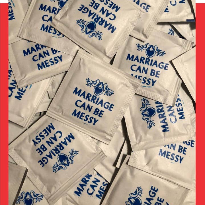 Äktenskapet kan vara rörigt våta tupplurar, Lagerdesign för wholesale av Party Bibs