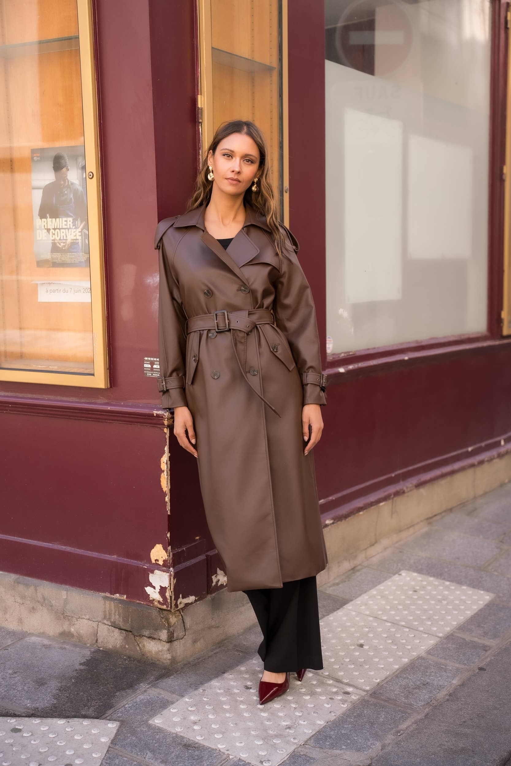 Attentif Paris - Wholesale Trench Coat - Women's - Long vegan leather trench coat35
