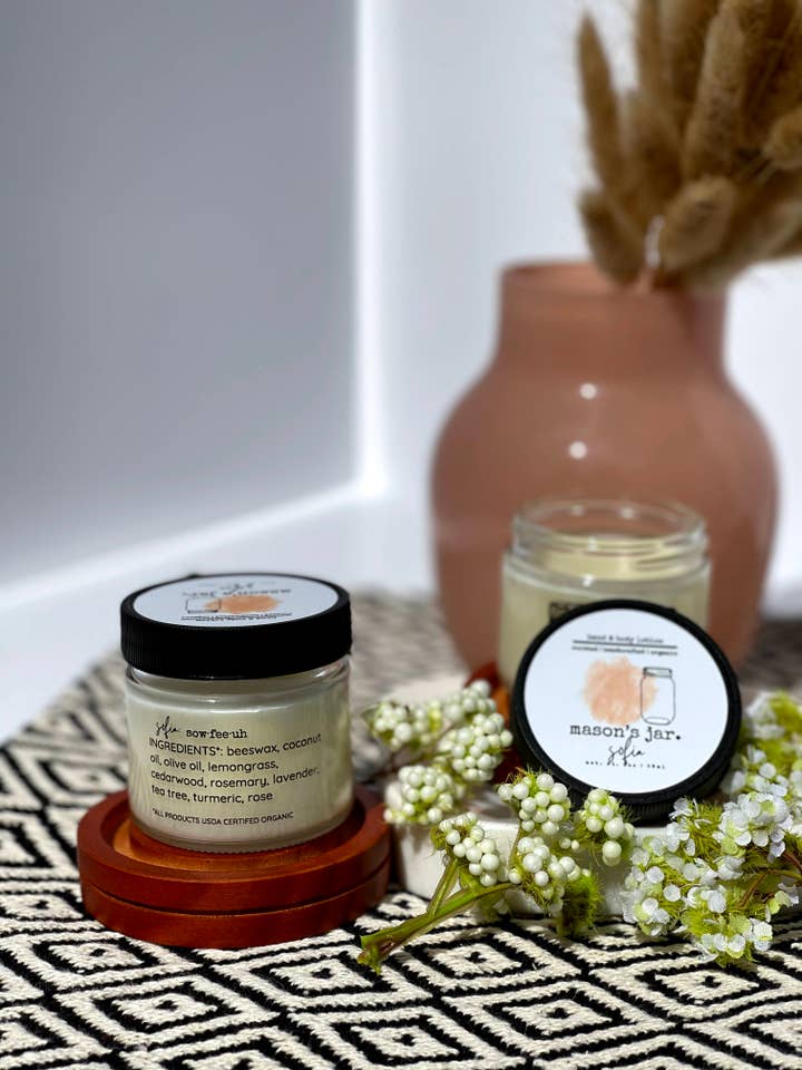 Lotion Sofia 8 oz pour la vente par mason’s jar.