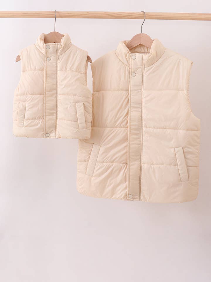 Colete acolchoado mom&me creme por atacado de Mom & Co.