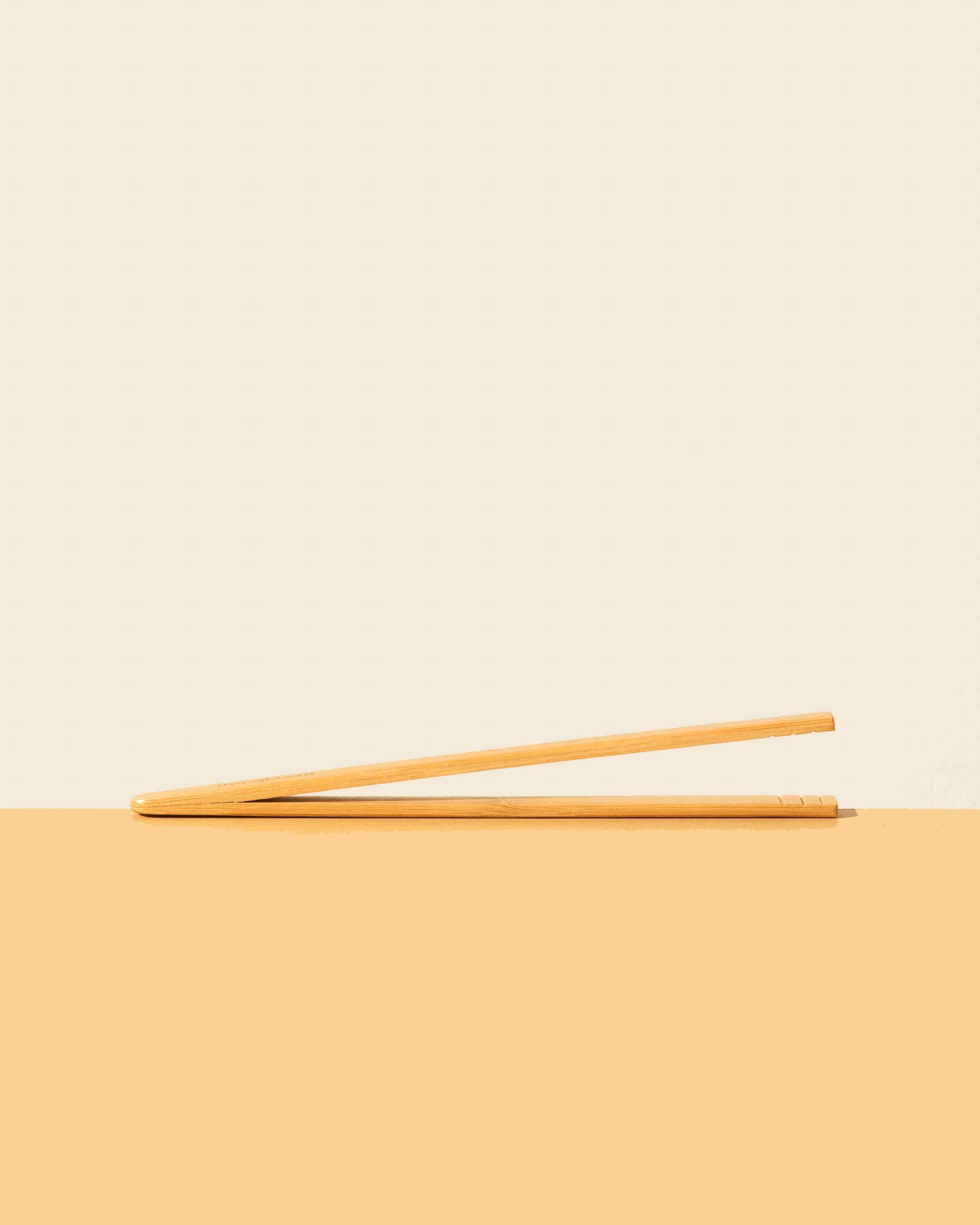 The Qi – Pinça de cozinha por atacado – Tong de bambu sustentável feito à mão1